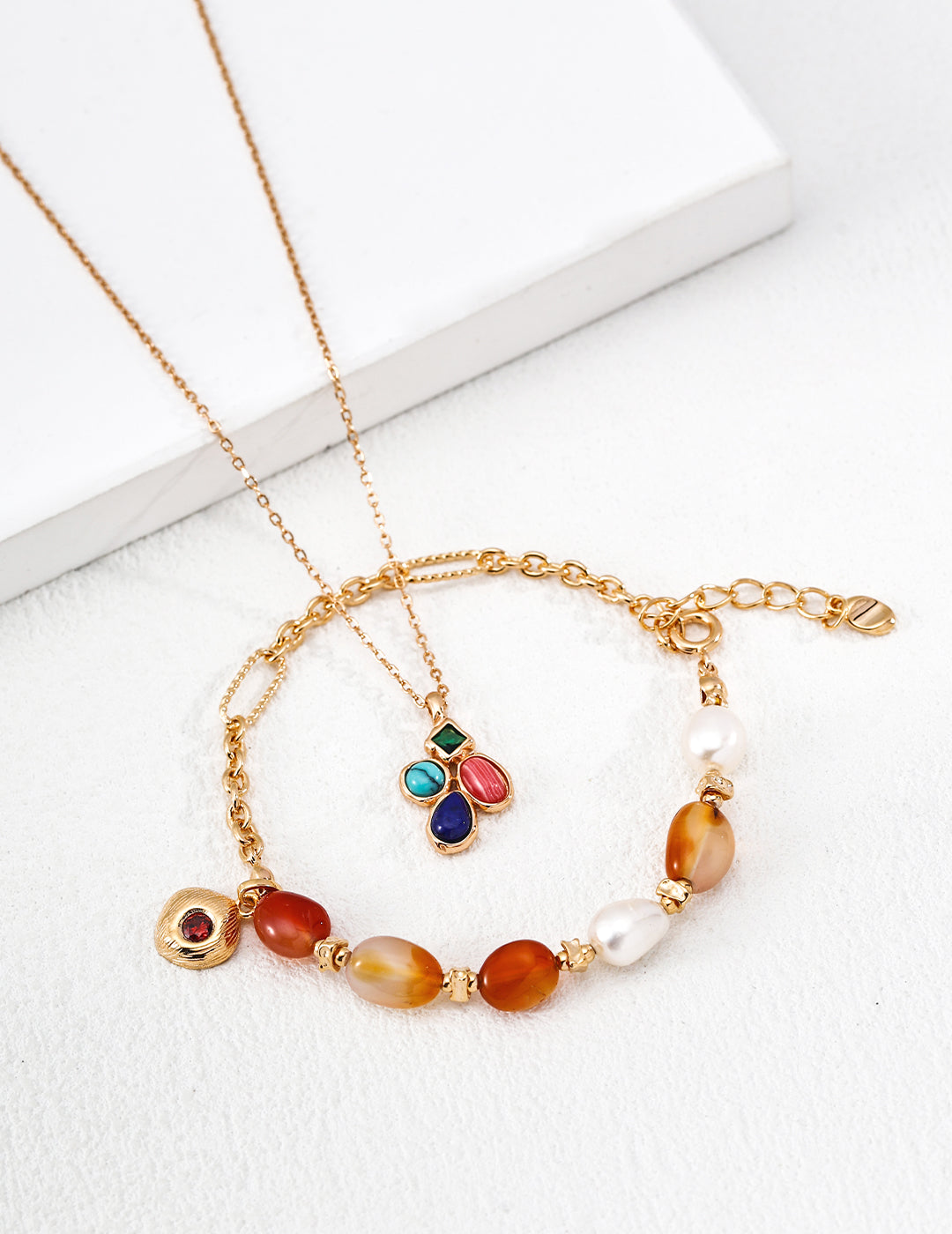 Moonlit Treasure硃砂祝福手鍊 – S925 銀飾紅瑪瑙、珍珠和鋯石