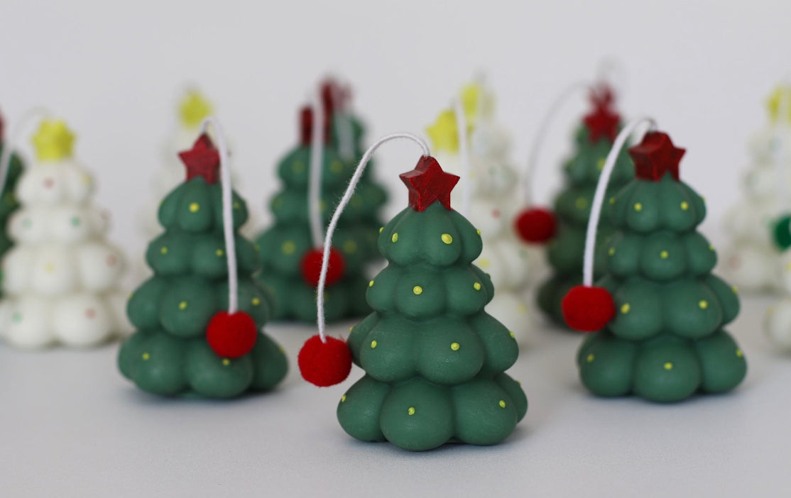 聖誕樹造型香氛蠟燭 - 雪松木香氣