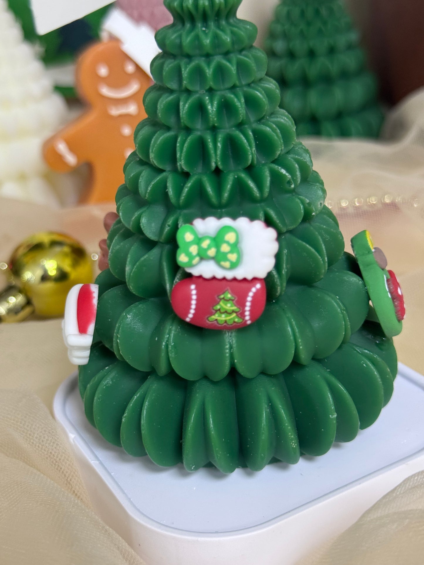 Handmade candles✨ Christmas Tree Scented Candle with Decoration