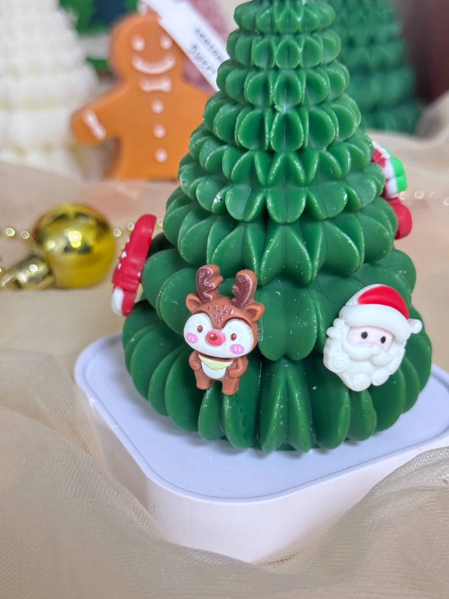Handmade candles✨ Christmas Tree Scented Candle with Decoration