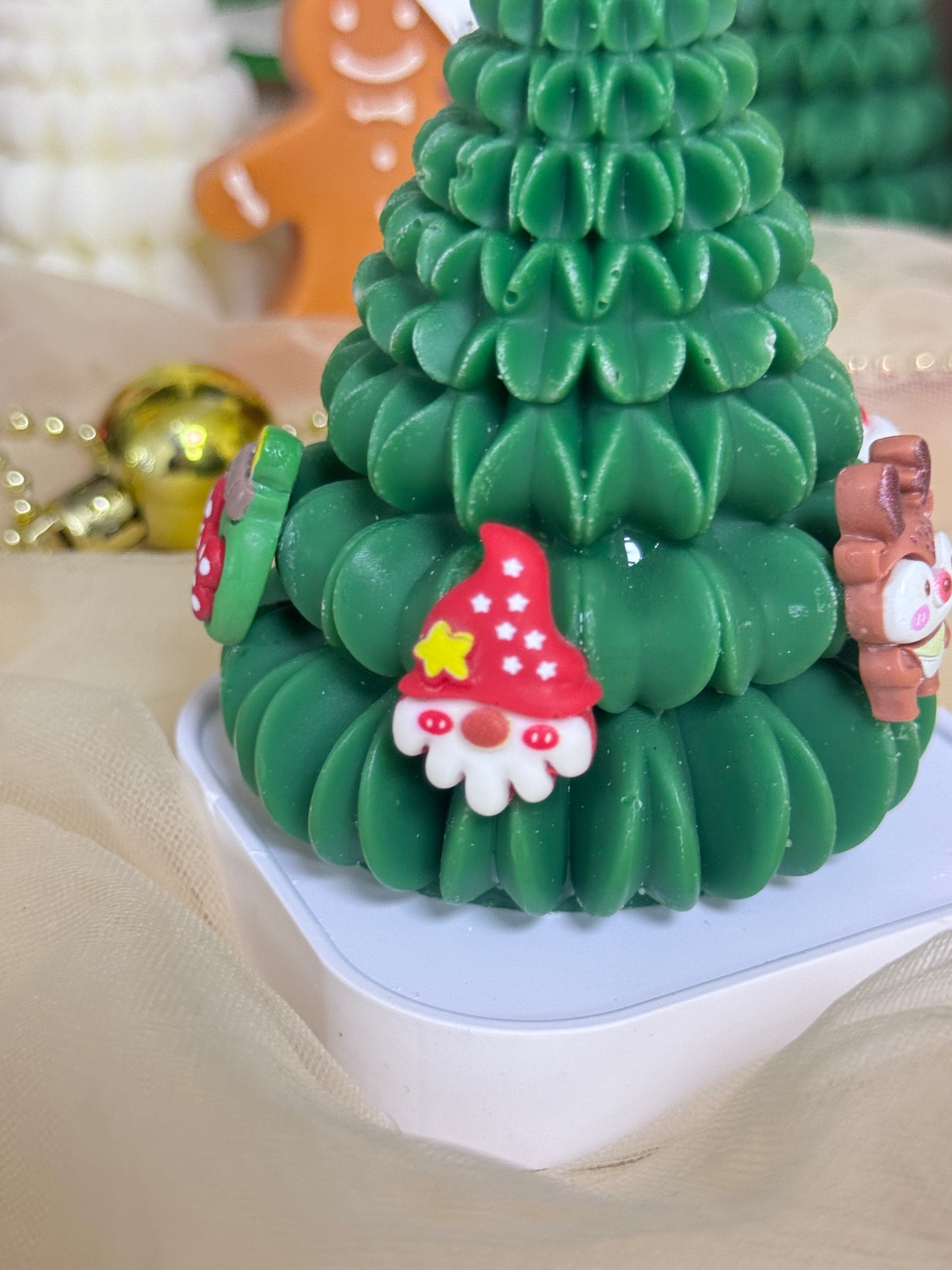 Handmade candles✨ Christmas Tree Scented Candle with Decoration