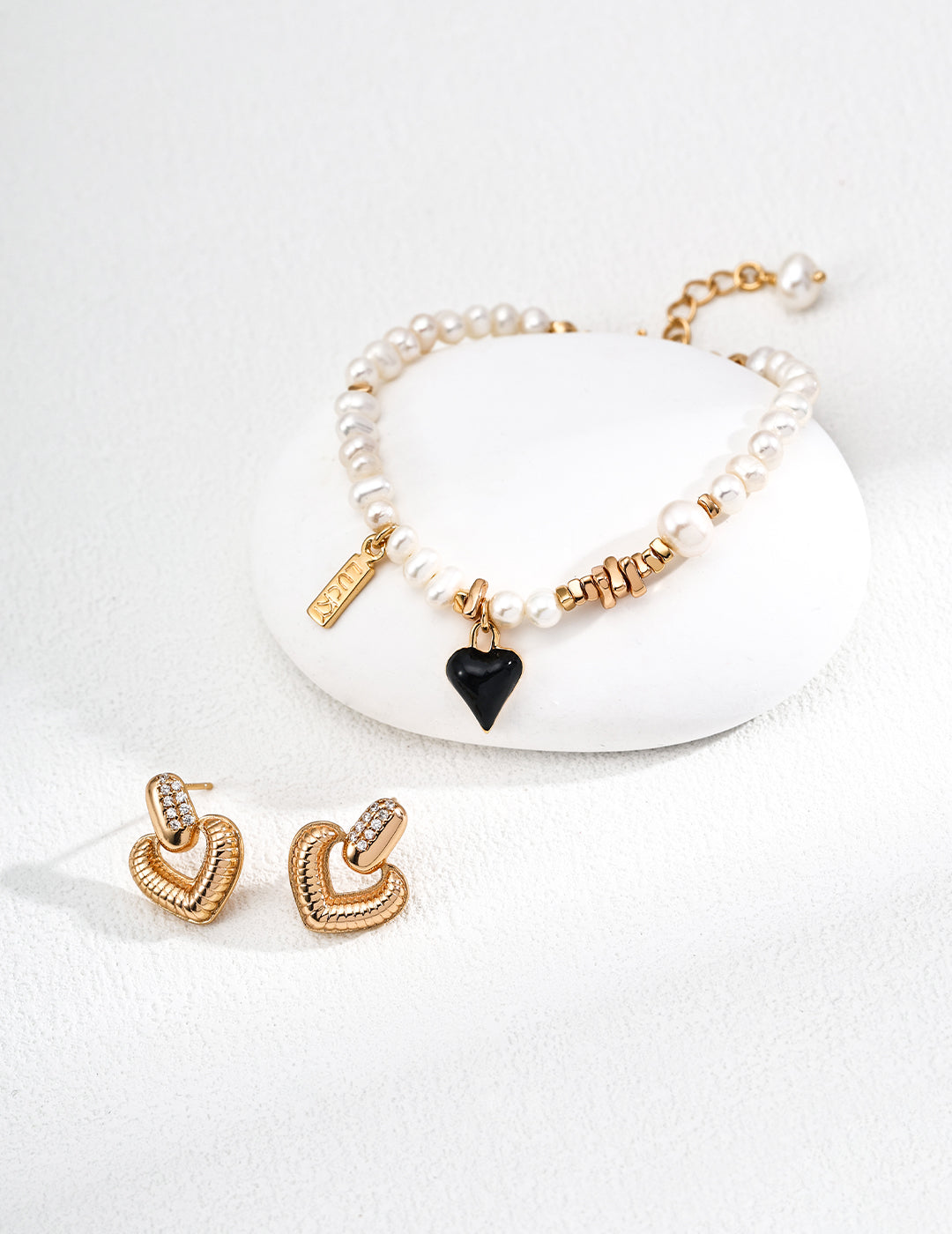 S925 silver heart-shaped earrings
