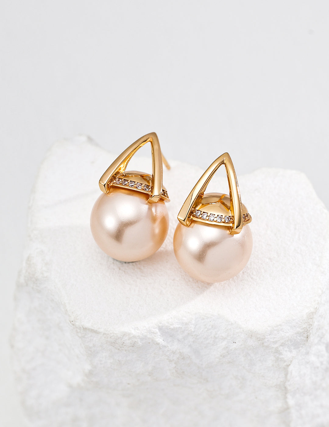 Moonlit Treasure Geometric Pearl Earrings – Contemporary Minimalist Design