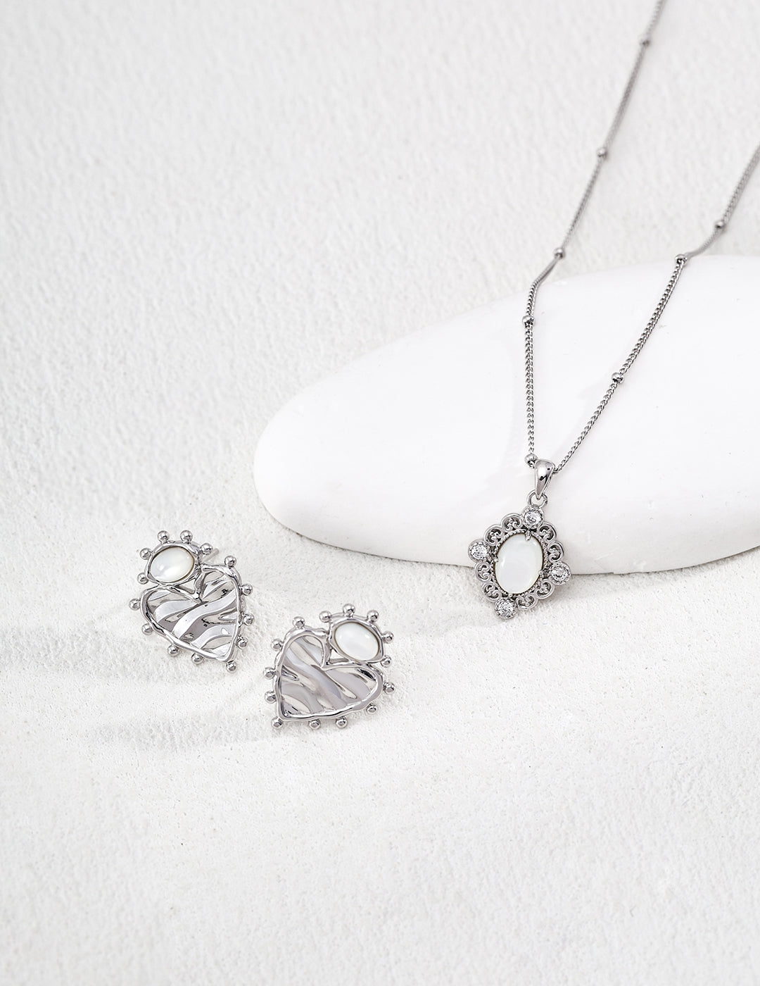 海島心跳愛心耳環 | 純銀珍珠首飾