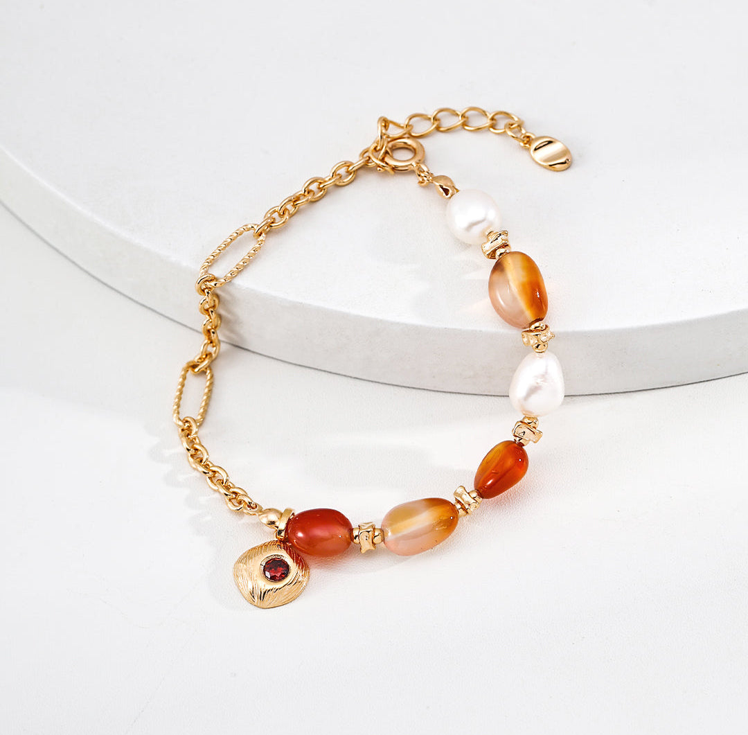 Moonlit Treasure硃砂祝福手鍊 – S925 銀飾紅瑪瑙、珍珠和鋯石