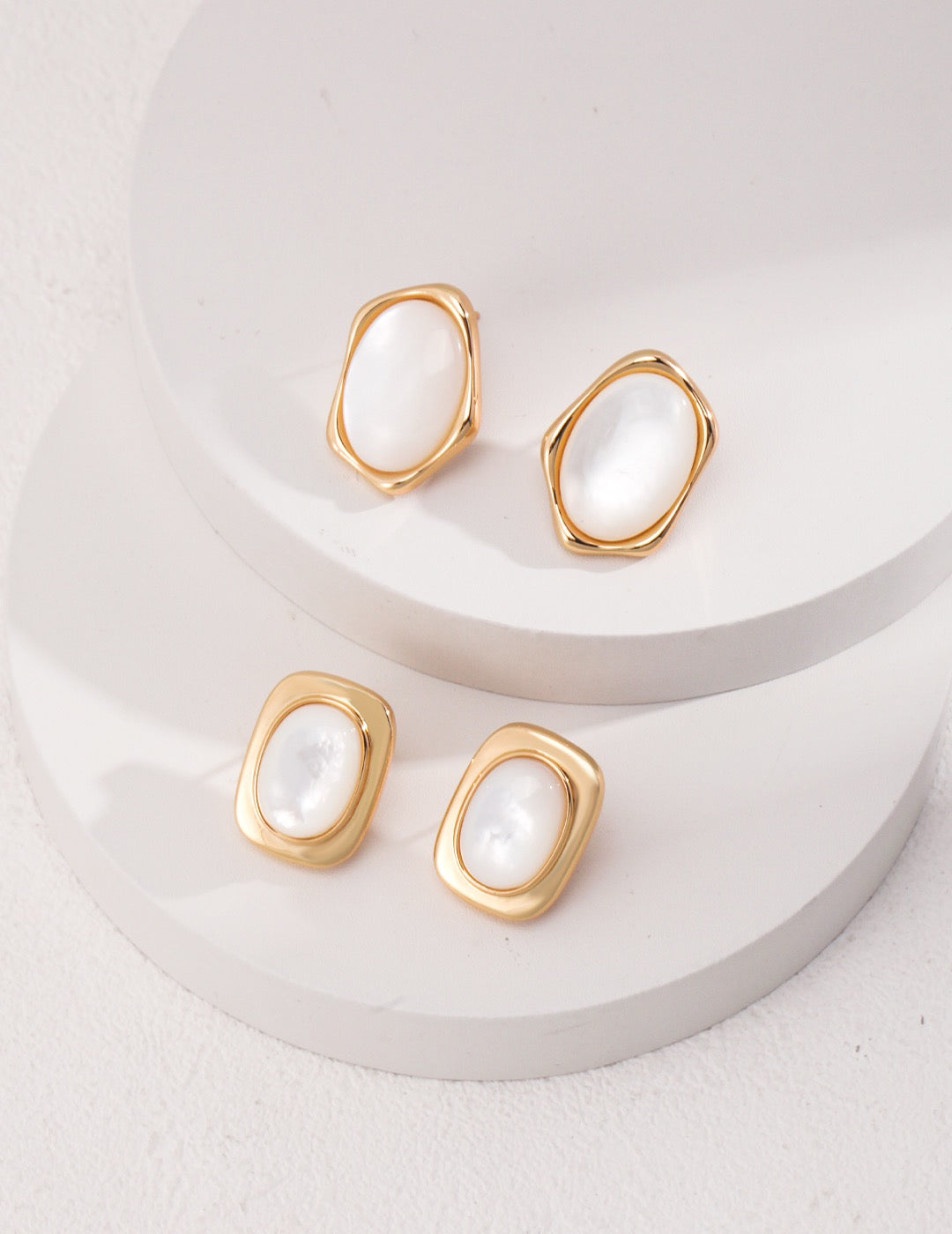 Vintage Gold Oval Earrings – 925 Silver & Mother-of-Pearl