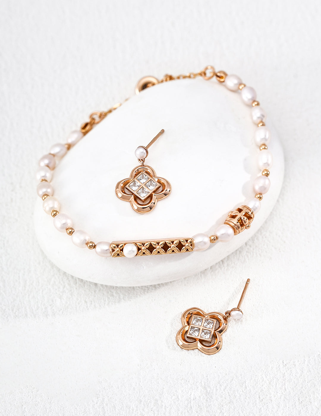 幸運四葉草飾品 – 耳環與手鍊